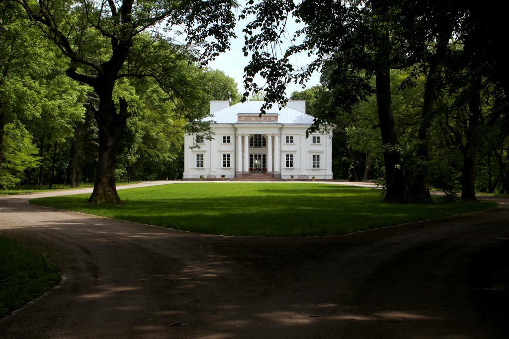 Palac Cielesnica Luaran gambar